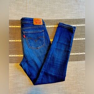 Levis Skinny 711 Jeans